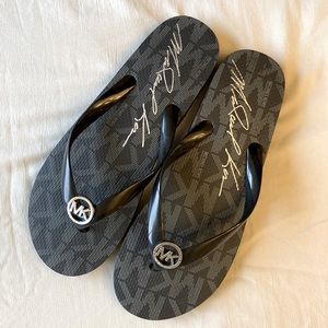 “New” Micheal Kors Flip Flop Size 10